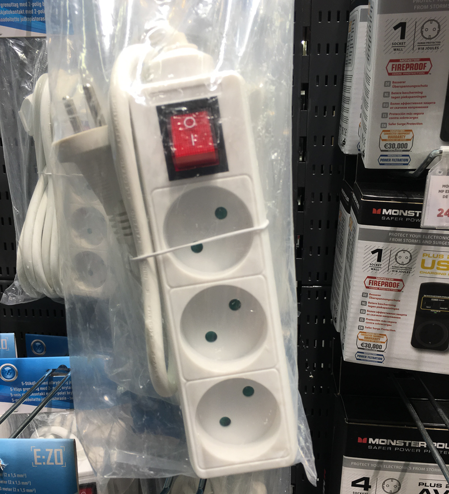 Steckdosen ohne Schutzleiter, es gibt auch mit...